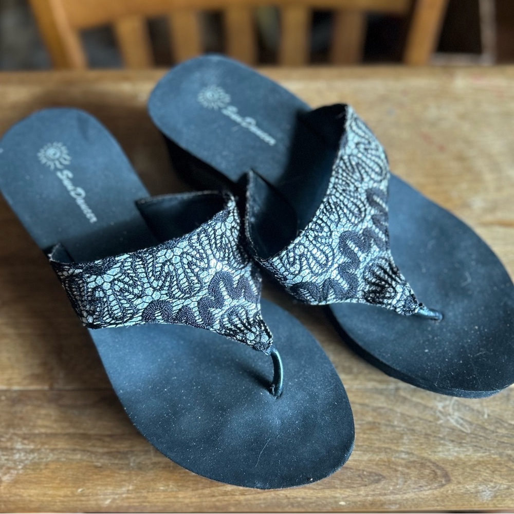 Black Embroidered Women's Sandals Slides